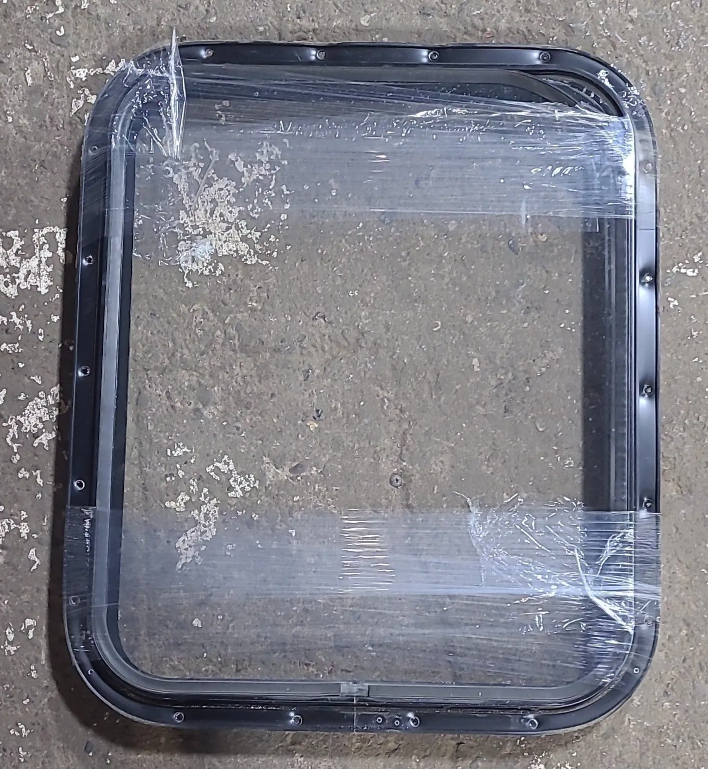 2rBlack-Radius-Non-Opening-Window-19-3-4-W-X-23-1-2-H-X-1-1-2-D