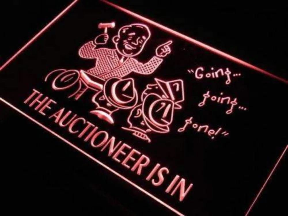5rAuctioneer-is-In-Auction-LED-Light-Sign_1