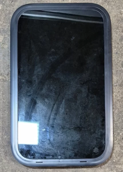 NEW Lippert V000398586 18" W x 30" H Vertical RV Non-Opening Window